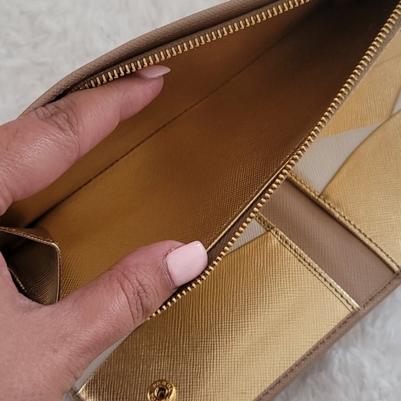 Prada Large Saffiano Wallet in Cammeo - Picture 4 of 8